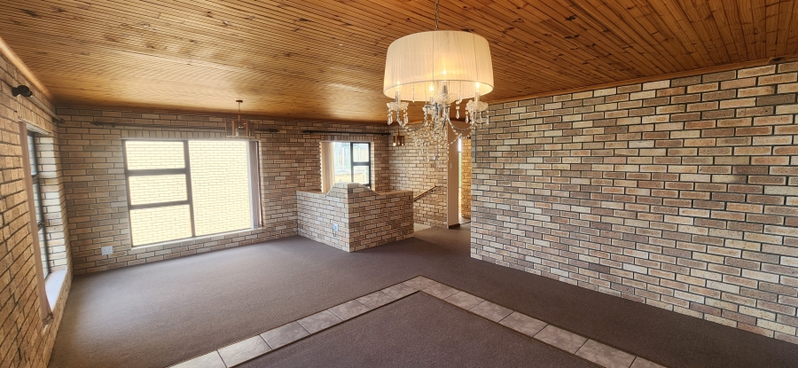 5 Bedroom Property for Sale in Dana Bay Western Cape